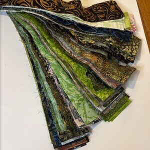 Bundle of Batik Cotton Fabric jelly roll strips total 118 strips 2 1/2 wide